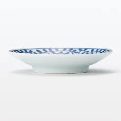 Assiette en porcelaine Hasami  ‐  Motifs arabesque
