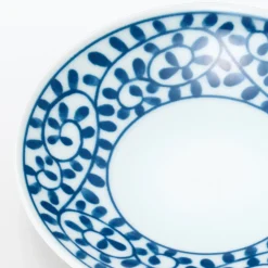 Assiette en porcelaine Hasami  ‐  Motifs arabesque