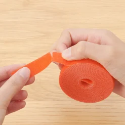 Bande de fixation velcro perforée