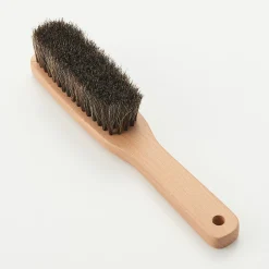 Brosse à chaussures dépoussiérante en hêtre