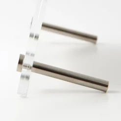 Cadre sur pieds en acrylique S