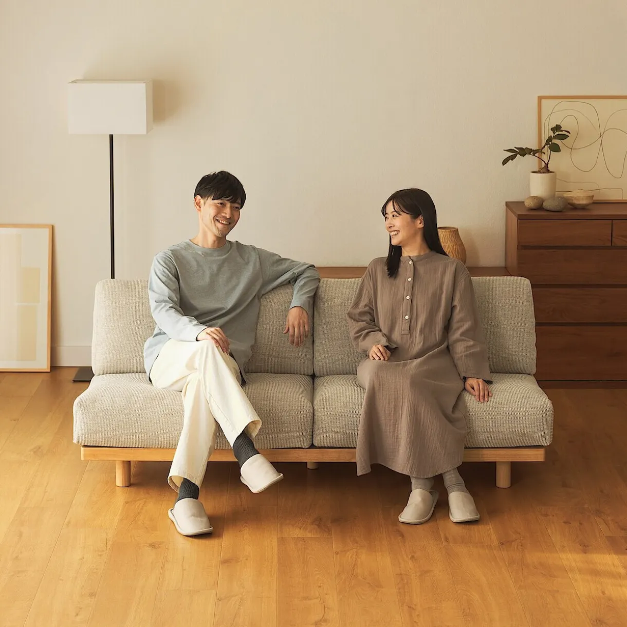 Canapé en polyester tissé sans accoudoirs ‐ 3 places, Gris