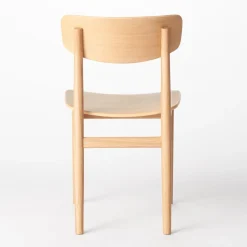 Chaise incurvée en chêne (Dont Eco‐part. 0,83 €)