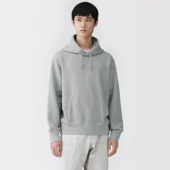 Chandail à capuchon en coton traditionnellement tricoté pour homme