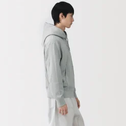 Chandail à capuchon en coton traditionnellement tricoté pour homme