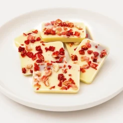 Chocolats blancs fourrés à la fraise