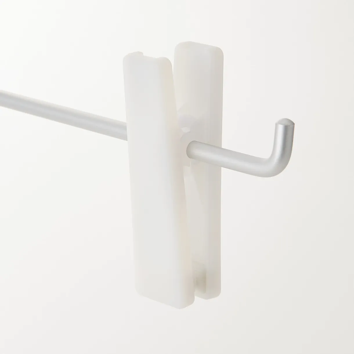 Cintre à pinces en aluminium