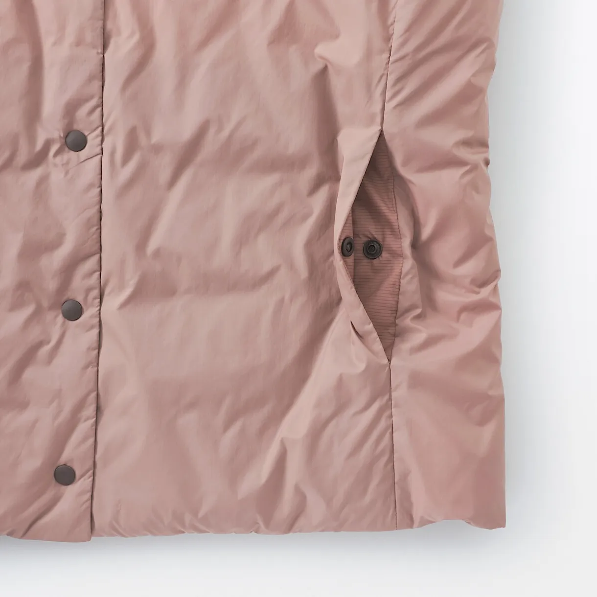 Doudoune légère pliable en nylon recyclé sans manche sans col pour femme