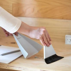 Ensemble pelle + balayette à main