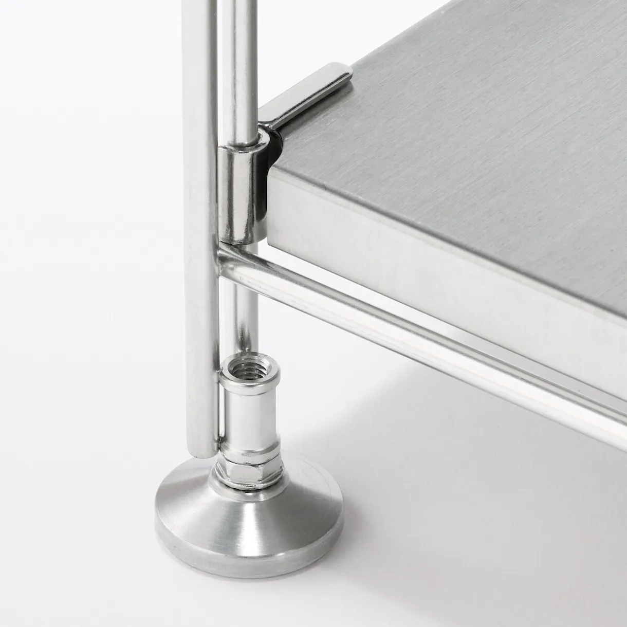 Etagère en acier inoxydable large ‐ 4 niveaux (Dont Eco‐part. 0,82 €)