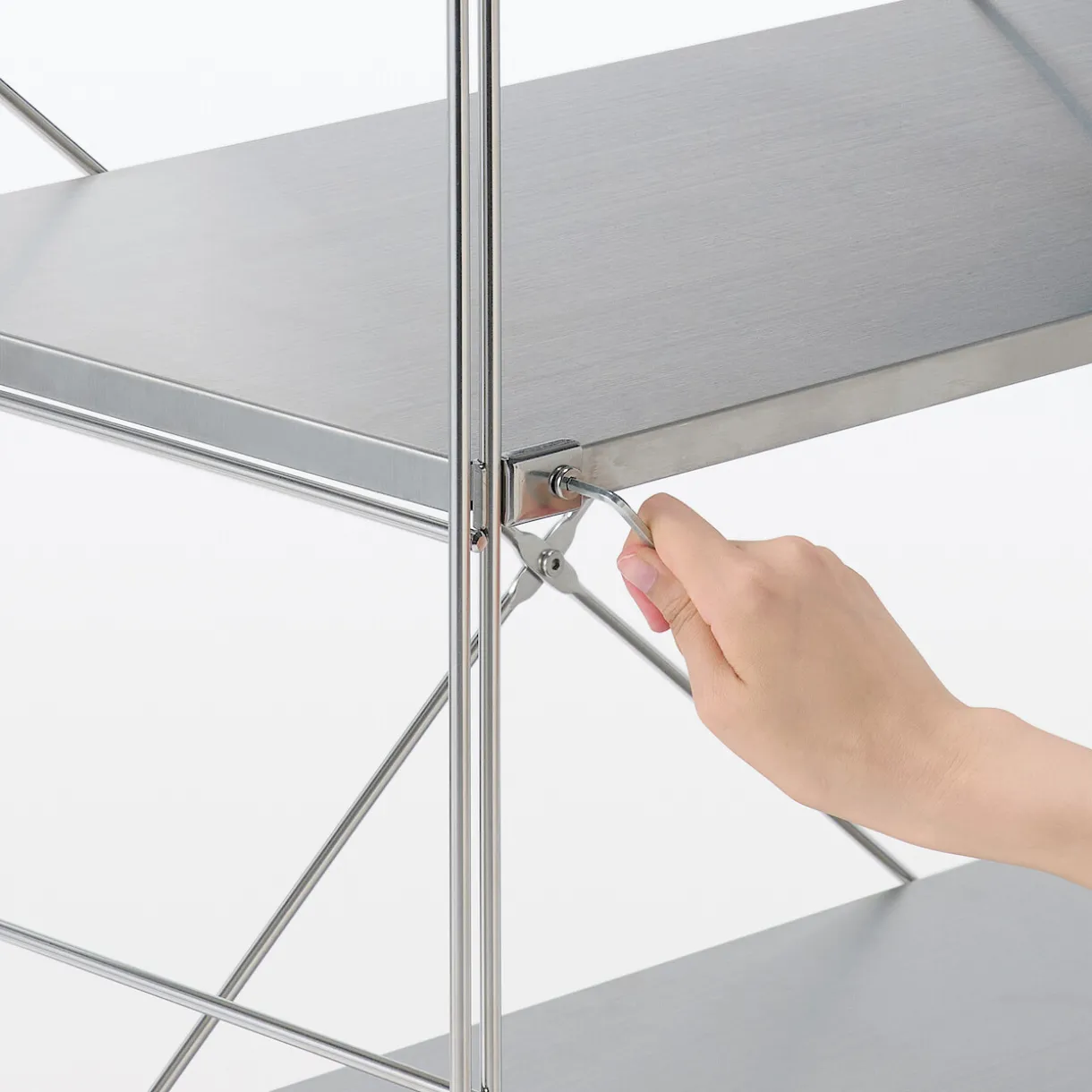 Etagère en acier inoxydable large ‐ 4 niveaux (Dont Eco‐part. 0,82 €)