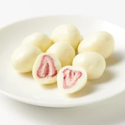 Fraises enrobées de chocolat blanc