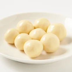 Fraises enrobées de chocolat blanc