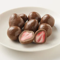 Fraises enrobées de chocolat au lait