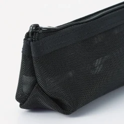 Grâce au tissu maillé