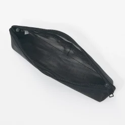 Grâce au tissu maillé