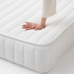 Matelas large double à ressorts ensachés standard avec support ferme