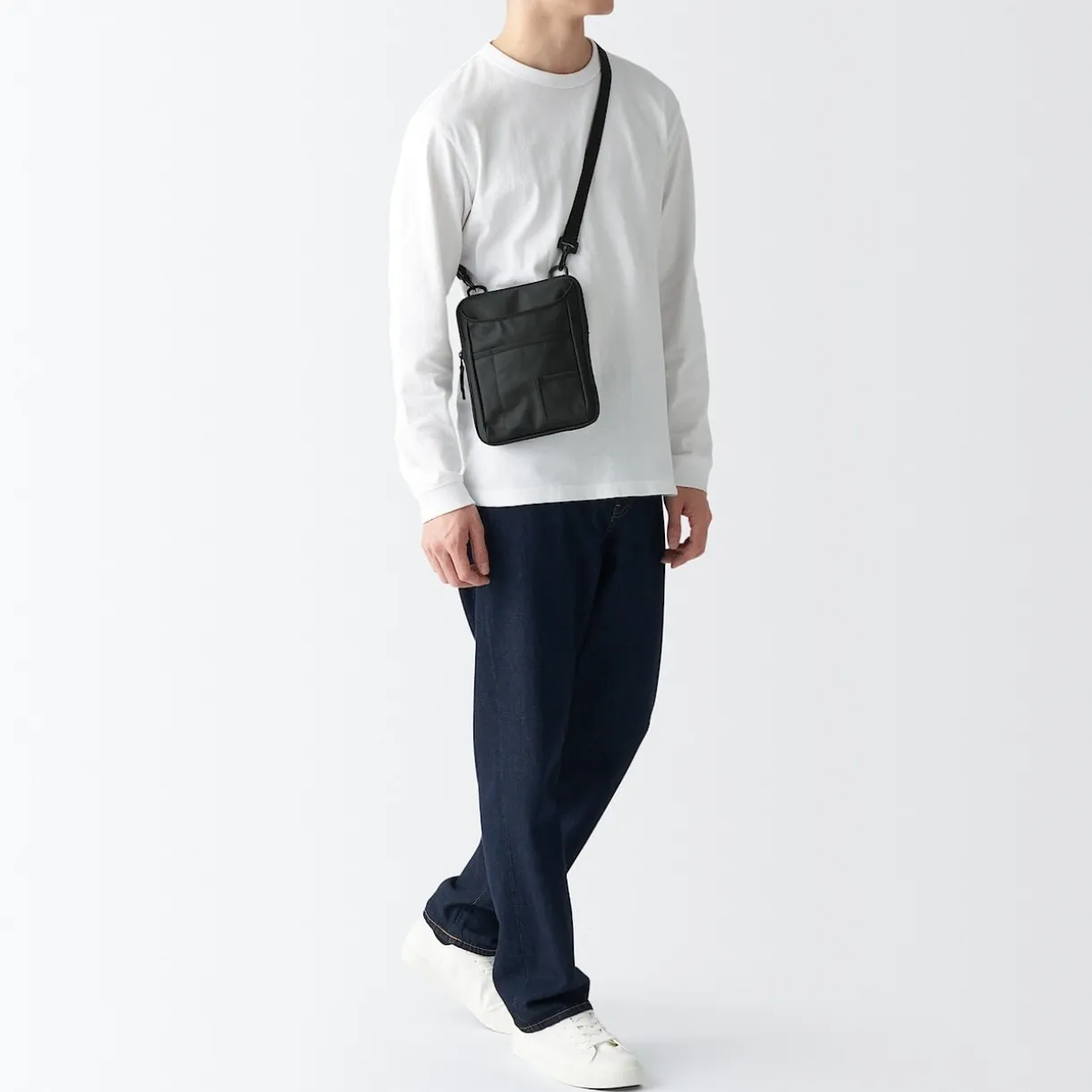 Mini‐sacoche à bandoulière déperlante avec porte‐stylo