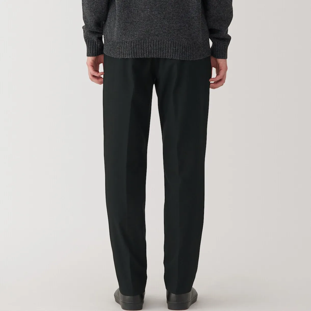 Pantalon plissé ajusté et stretch pour homme