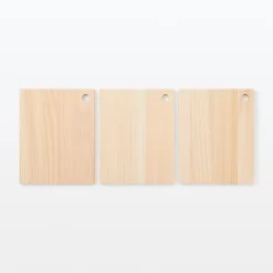 Planche à découper en bois de hinoki avec trou de suspension ‐ Petite