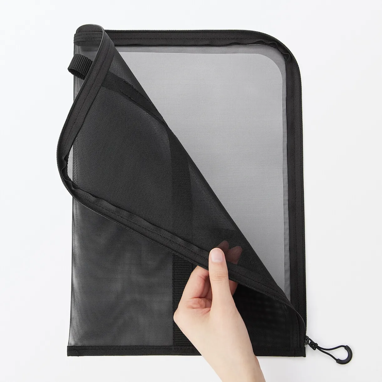 Porte-documents en nylon maillé avec fermeture éclair - A4, Noir