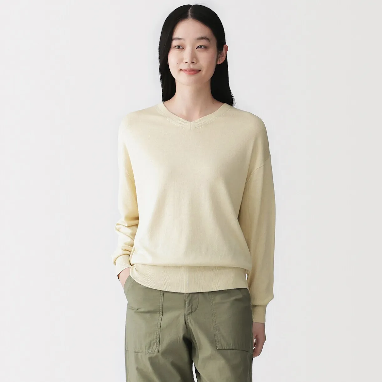 Pull à col en V en mélange de fibres de soja pour femme