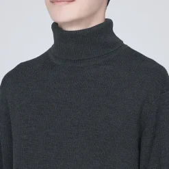 Pull en laine côtelée col roulé homme