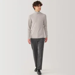 Pull en laine côtelée col roulé homme