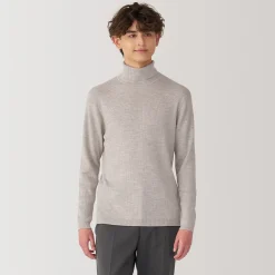 Pull en laine côtelée col roulé homme