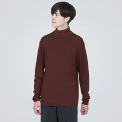 Pull en laine côtelée col roulé homme