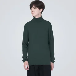 Pull en laine côtelée col roulé homme