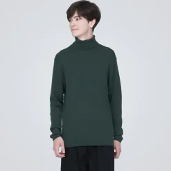 Pull en laine côtelée col roulé homme