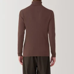 Pull en laine côtelée col roulé homme