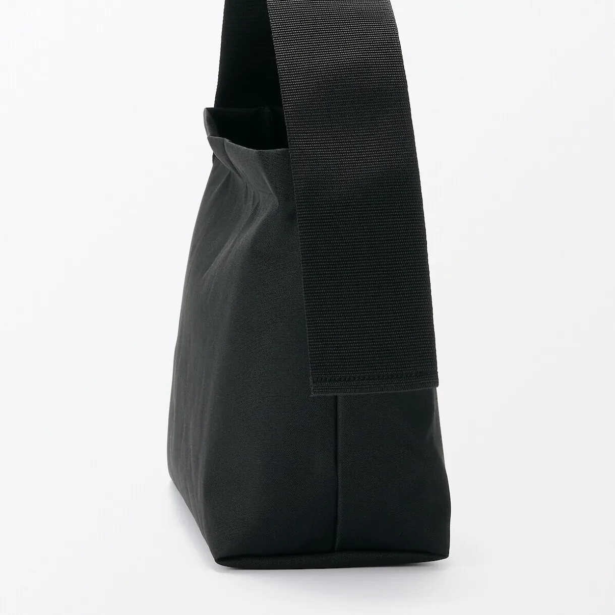 Sac à bandoulière large en polyester recyclé