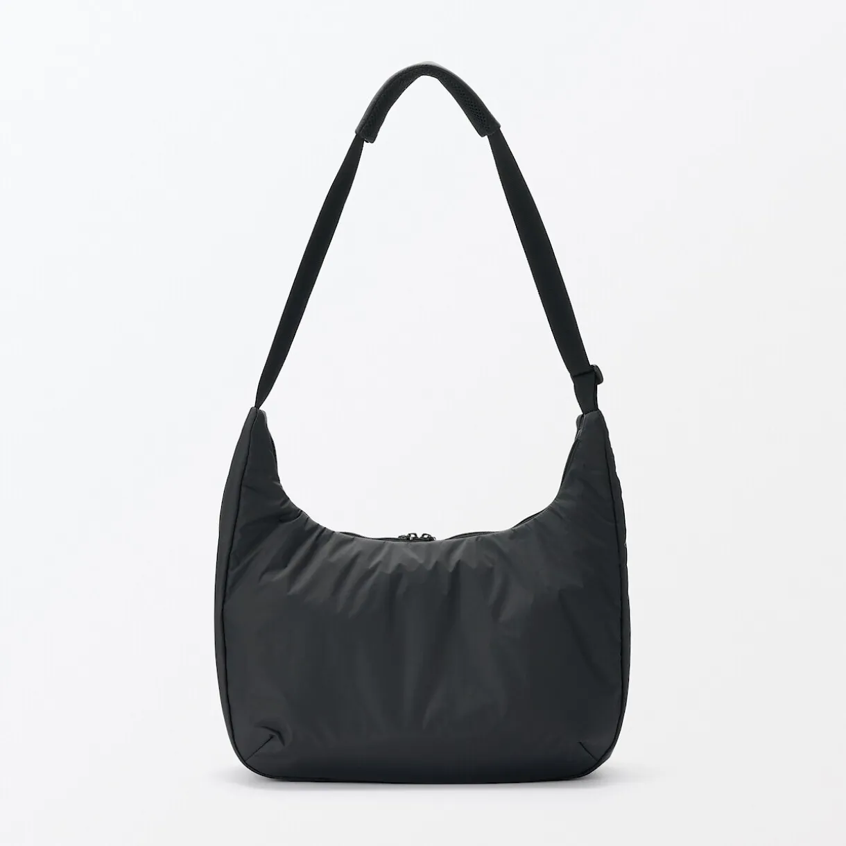 Sac à bandoulière rembourré et déperlant en nylon recyclé