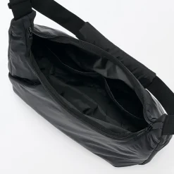 Sac à bandoulière rembourré et déperlant en nylon recyclé