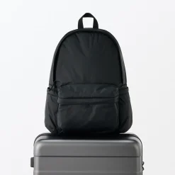 Sac à dos rembourré et déperlant en nylon recyclé