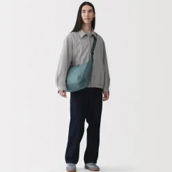 Sac à main déperlant, porté à l'épaule ou en bandoulière