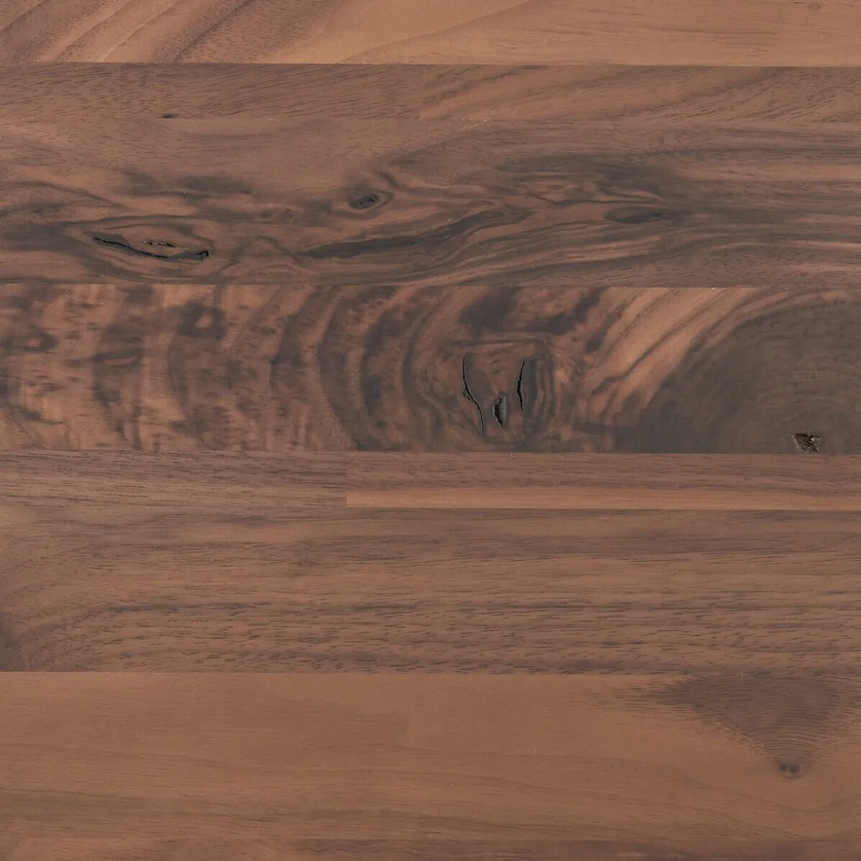 Table en noyer naturel 140cm