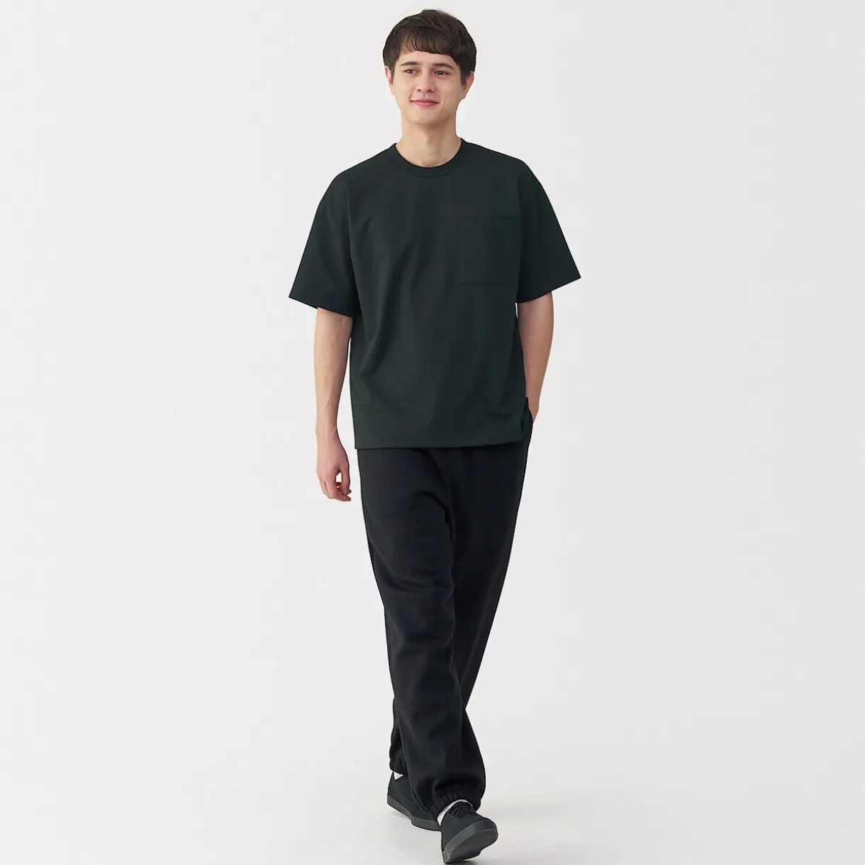 T‐shirt Cool Touch à poche coupe Relax pour homme