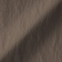 Veste à capuche déperlante et compacte en nylon pour femme