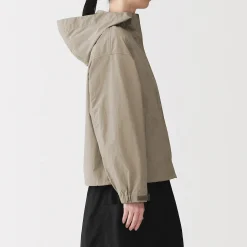 Veste à capuche pliante et déperlante pour femme